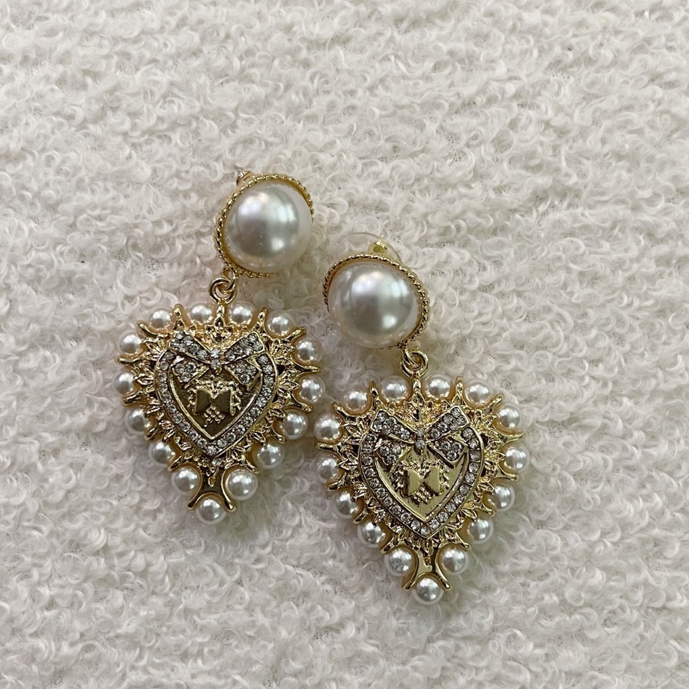 New Vintage Heart Pearl Drop Earrings
